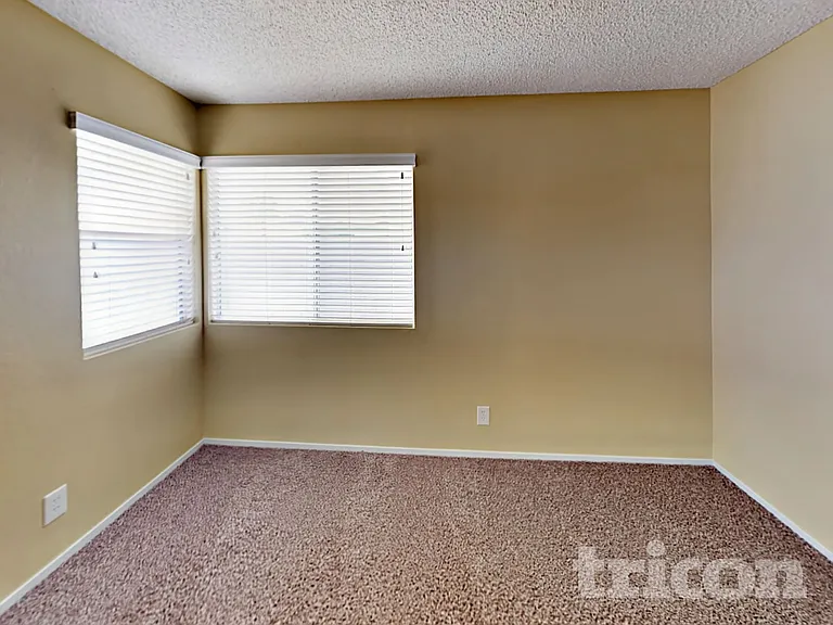 625 Freeburg Pl — Photo 8
