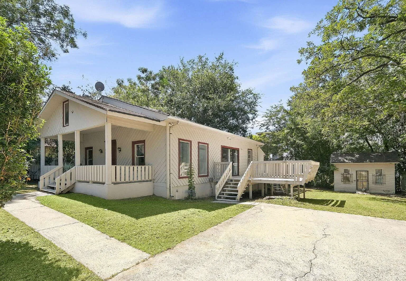 1 bed, 1.0 bath, $1,100 — Photo 2