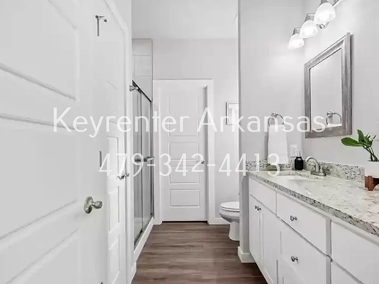 Come live in this brand new duplex in the heart of NWA — Photo 15