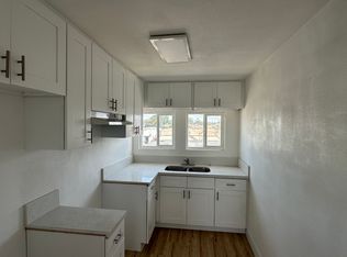 1201 E 78th St #B, Los Angeles, CA 90001