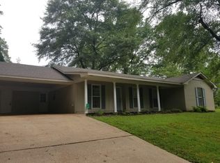 702 20th Ave N, Columbus, MS 39701