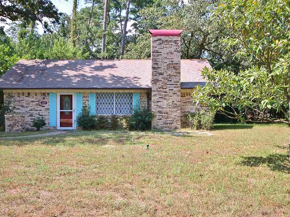 1st image of 320 Lakeview Dr