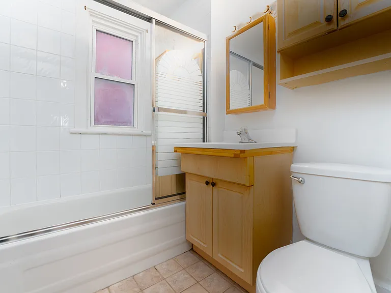 572 Chapel St #2A — Photo 6