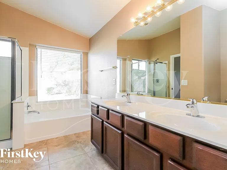 4270 E Amarillo Dr — Photo 9