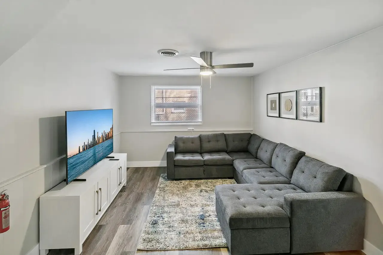 4 bed, 1600 sqft, $7,000 — Photo 4