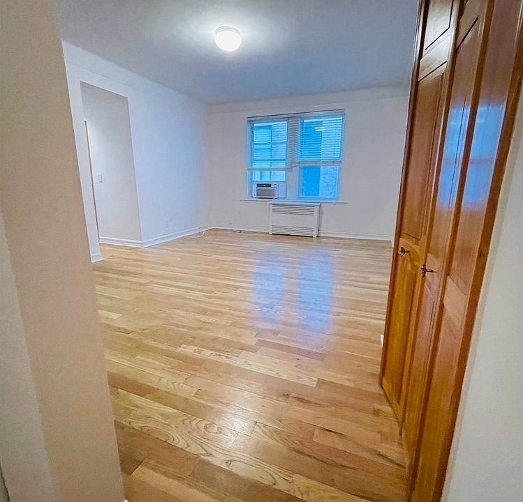 1st image of 140 W 71st St #8HA