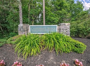 34 Tall Tree Ln, Poughkeepsie, NY 12601