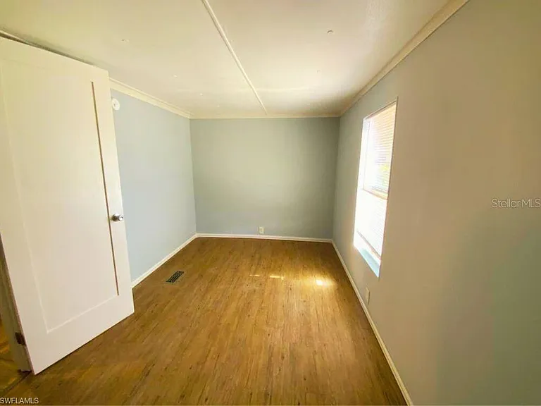 1281 Richmond Ave — Photo 8