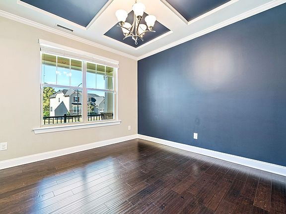 5th image of 216 Kinney Glenn Ct