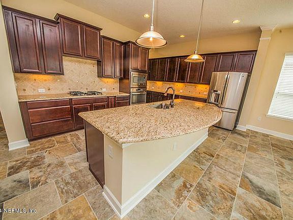 3rd image of 28 ROYAL LAKE Drive #1