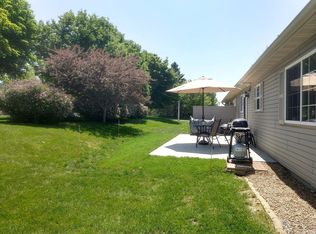 4411 Meadow Lakes Dr NW, Rochester, MN 55901