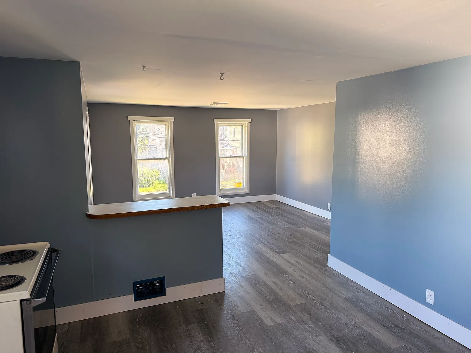 2 bed, 900 sqft, $1,200 — Photo 2