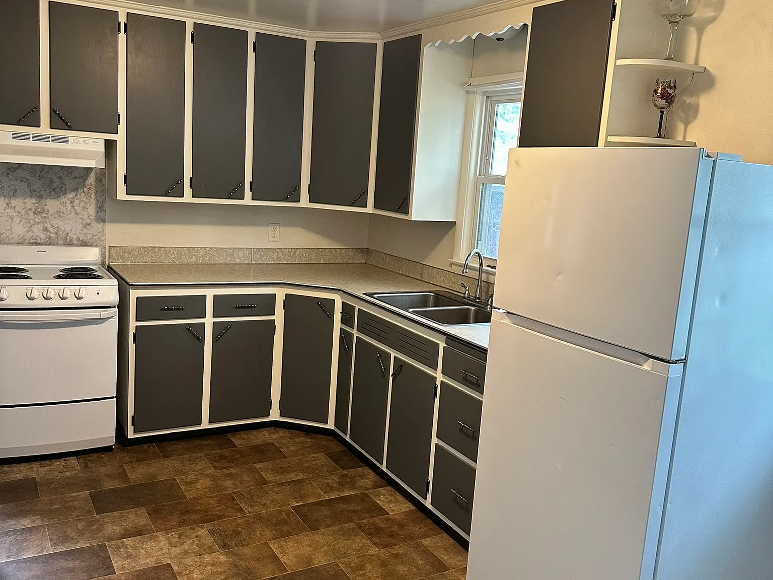 2 bed, 850 sqft, $1,000 — Photo 2