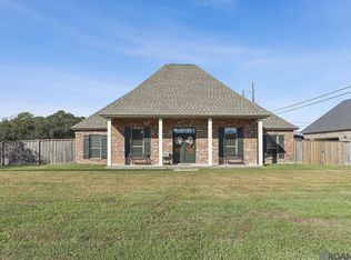 608 Floyd St, Brusly, LA 70719