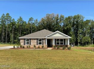 136 Kings Crossing Dr, Lucedale, MS 39452