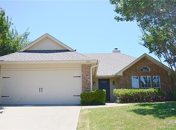 3rd image of 2513 Bauer Dr