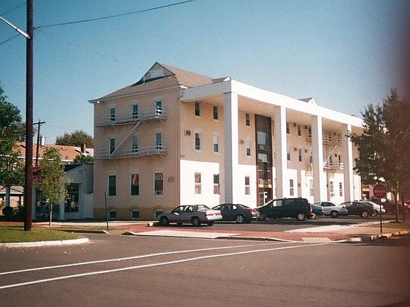 Quiet and Smoke Free