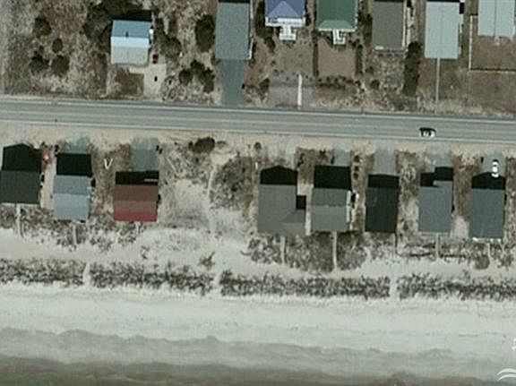 3rd image of 121 W Beach Drive
