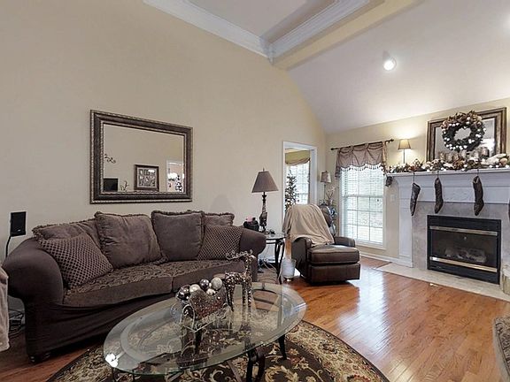 2nd image of 1039 Heathwood West Dr