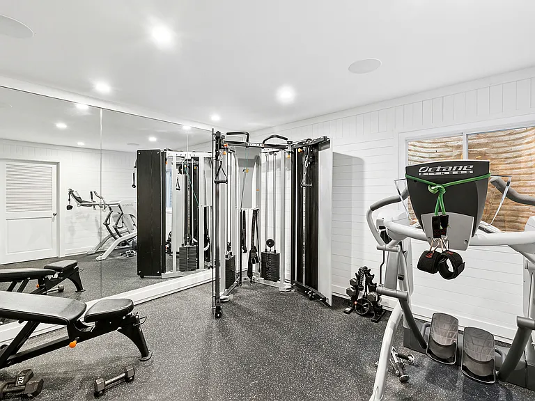 124 Underwood Dr — Photo 22