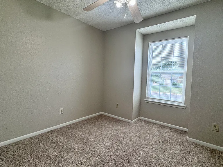 1302 Chapel Creek Rd — Photo 9