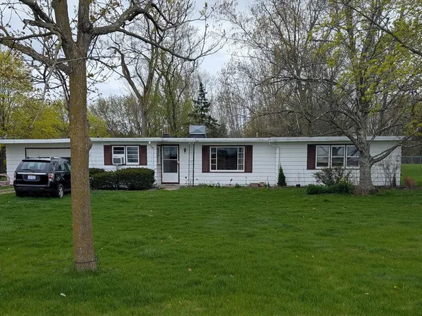 932 E Pine St, Sebewaing, MI 48759