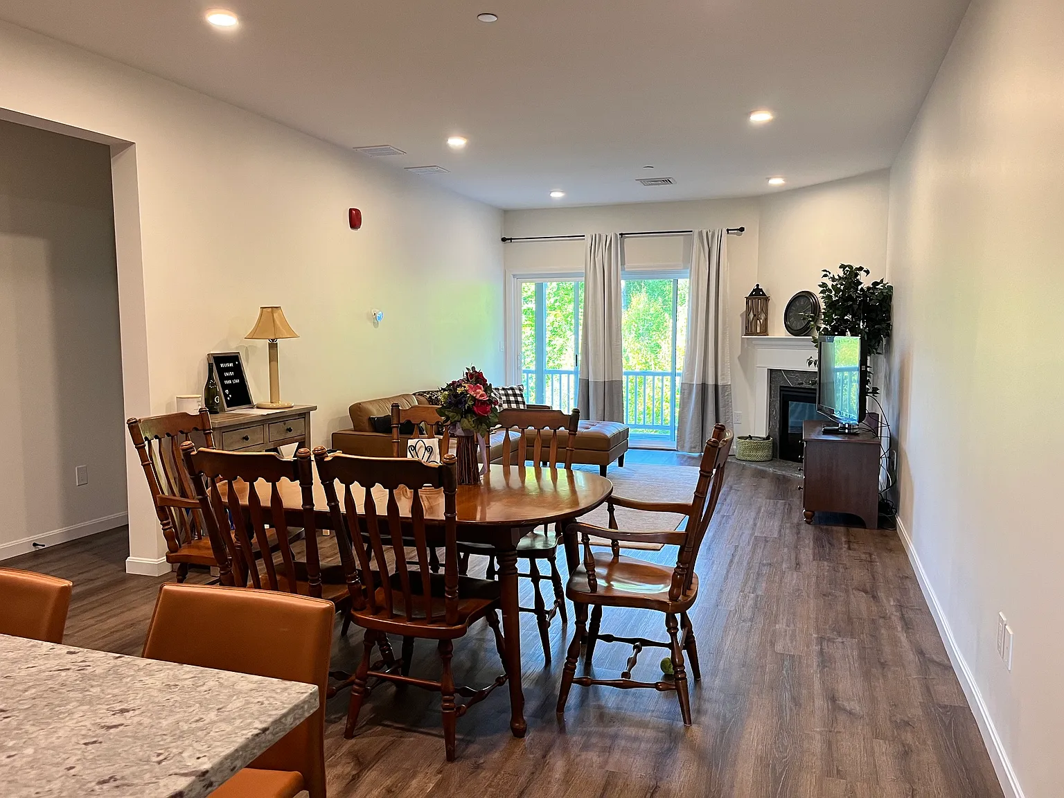 3 bed, 1344 sqft, $14,500 — Photo 4
