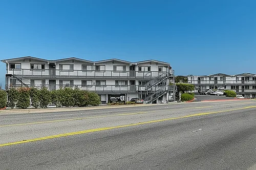 Kentwood Apartments Photo 1