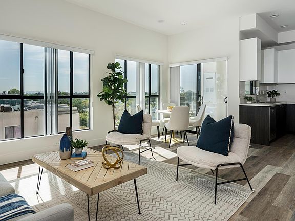 2nd image of 2465 Purdue Ave Penthouse 2