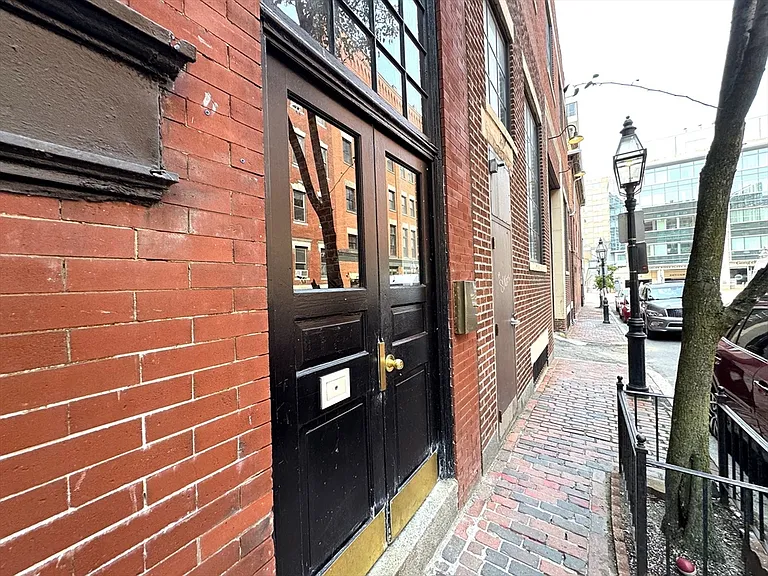 11 Irving St #7 — Photo 10