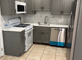 35 Edinburgh Ct, Edison, NJ 08820