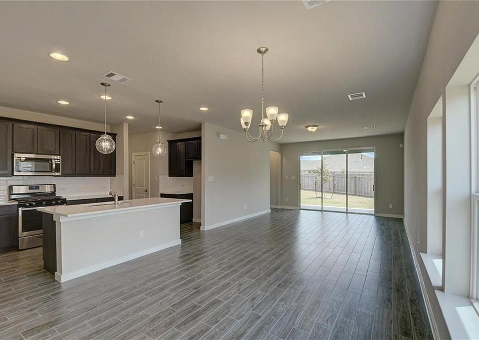 1st image of 408 Winding Hollow Dr