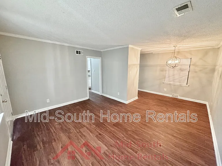 2050 Sharon Ln — Photo 4