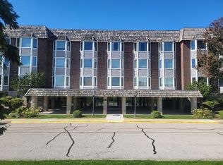400 Thames Pkwy APT 2K, Park Ridge, IL 60068