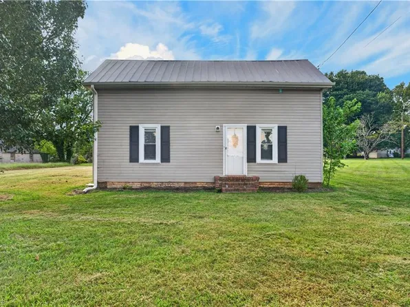 3076 Main St, Walkertown, NC 27051