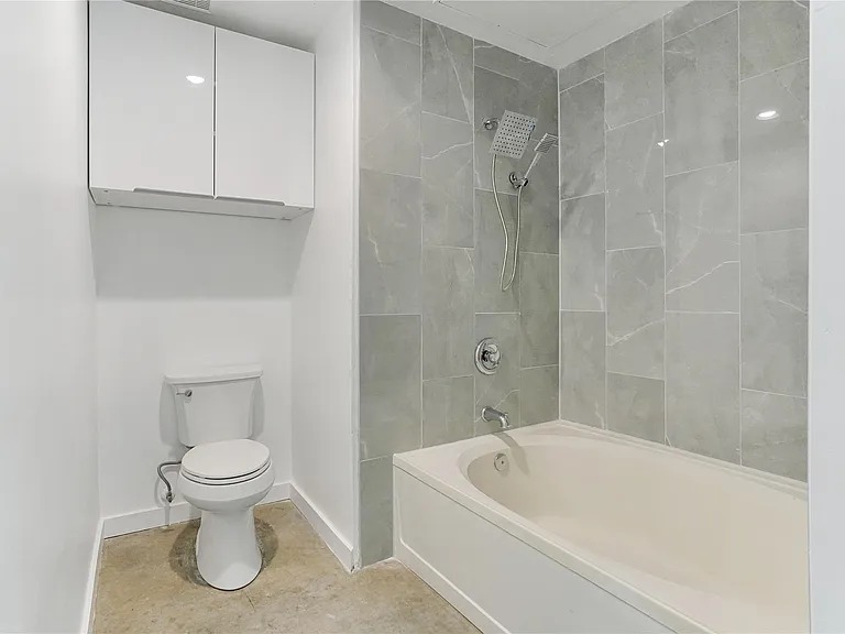 2000 Bagby St #2401 — Photo 12