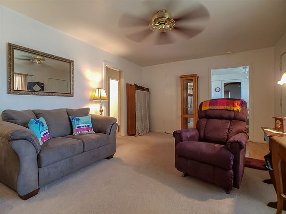 3rd image of 845 Knapp St