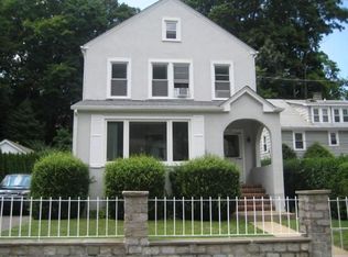 68 Summers St, Oyster Bay, NY 11771