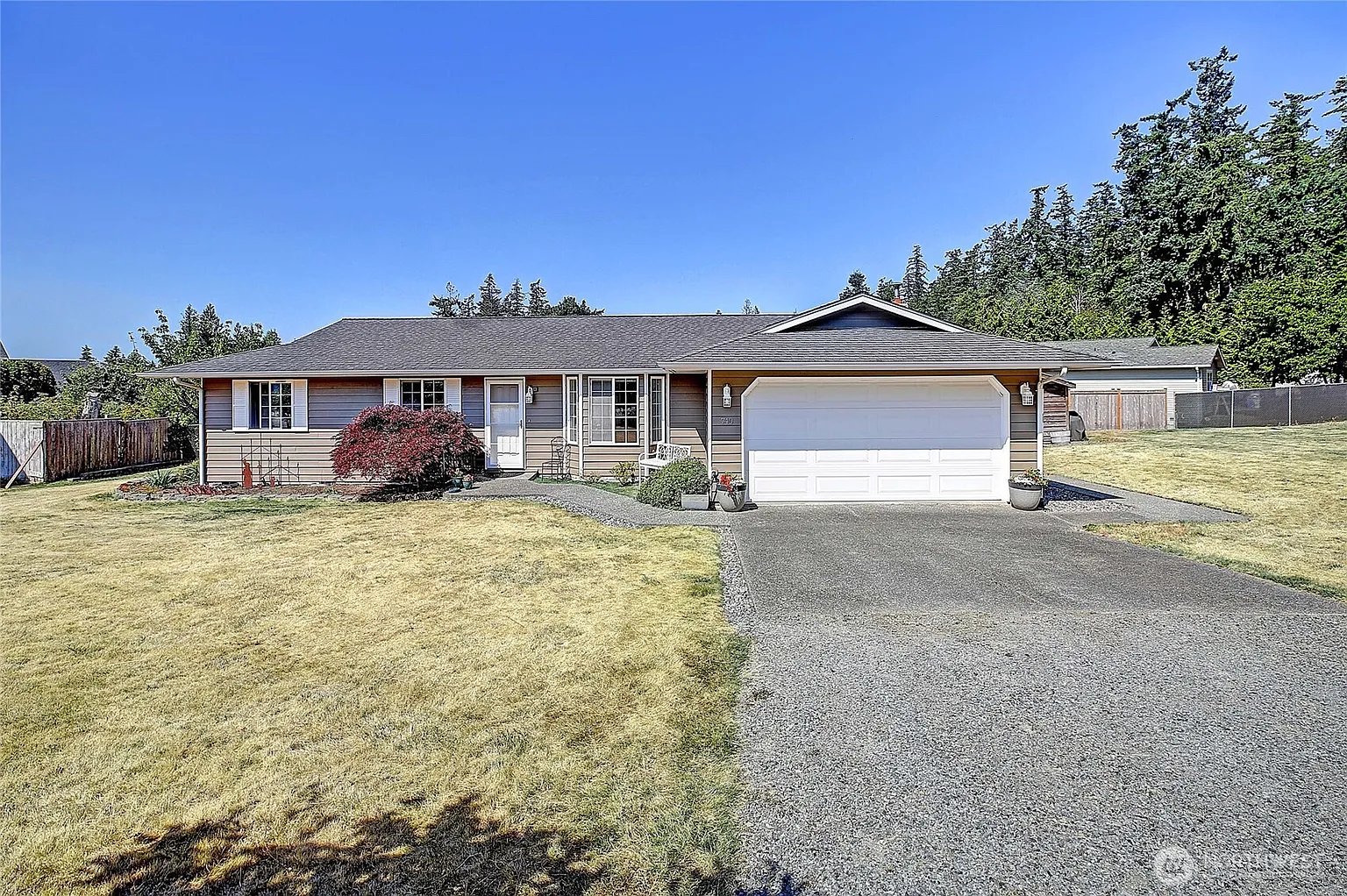 740 Commodore Lane photo 1