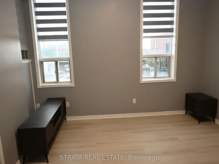 199 King St E #1 — Photo 14