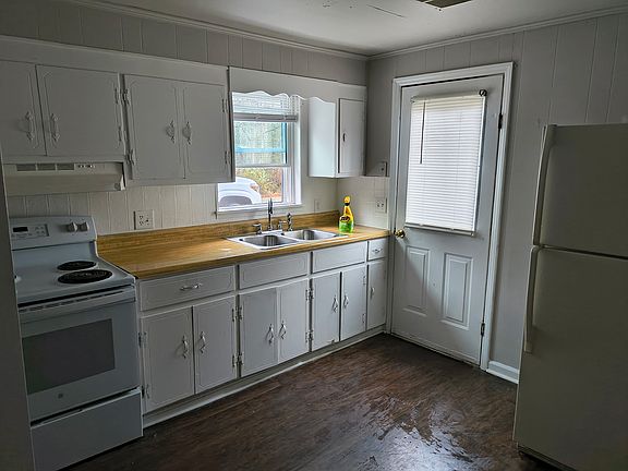 2nd image of 1540 Catawba Ter #7