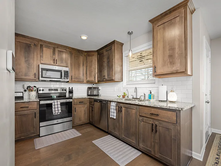1108 Barnhill Rd — Photo 7