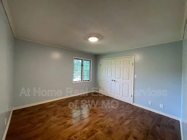 4410 E Valley Rd — Photo 10