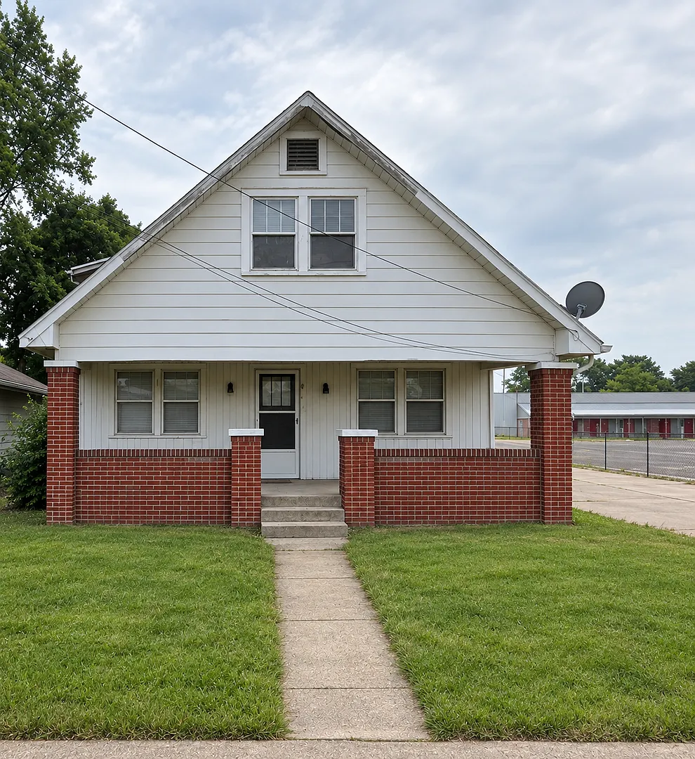 1017 - 1019 W Memorial Dr — Photo 1