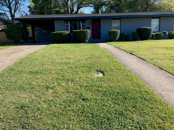 2805 Camellia St, Tuskegee Institute, AL 36088