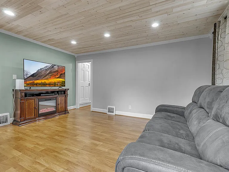 120 Wendel Ave #1 — Photo 18