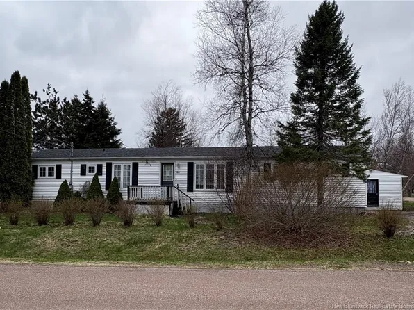 11 Geneva St, Moncton, NB E1H 2W2