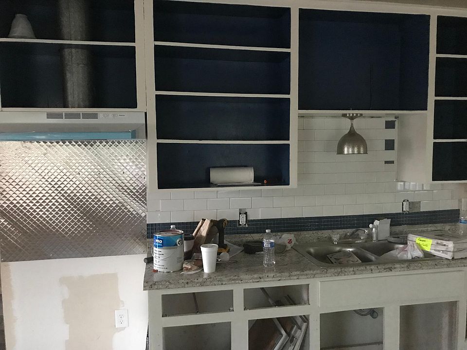 2nd image of 104 E Pecan St