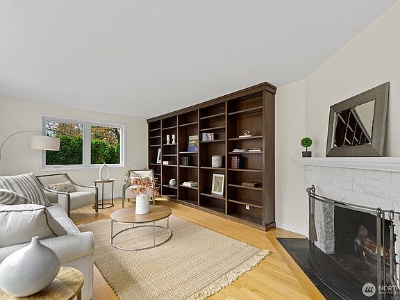 4th image of 16003 32nd Avenue NE