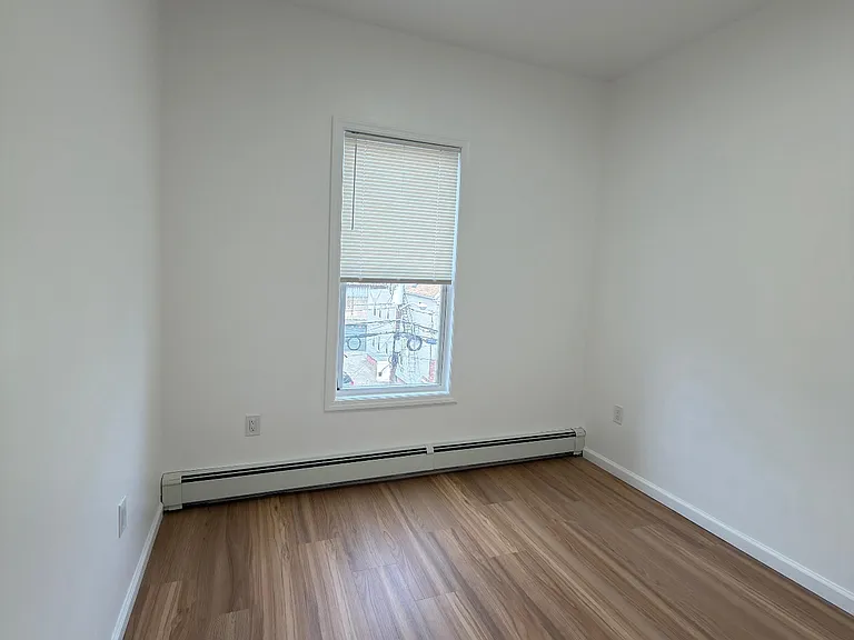 77 N 13th St #2 — Photo 3